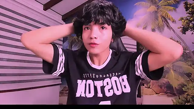 AllanYong18 online show from February 17, 5:25 am