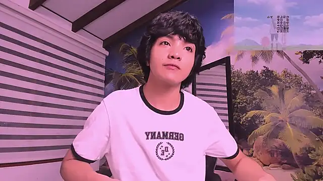 AllanYong18 online show from February 27, 7:12 am