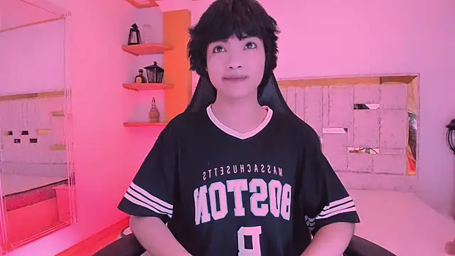 AllanYong18 online show from March 7, 2:46 am