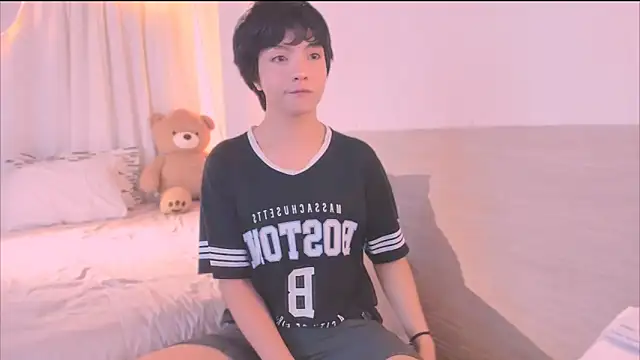 AllanYong18 online show from November 26, 11:00 am