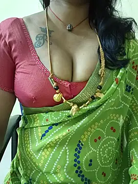 Snapshot of sriyazhini chatting on January 8, 9:32 am sriyazhini online show from January 8, 9:32 am