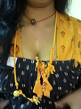 Snapshot of sriyazhini chatting on January 23, 5:56 am sriyazhini online show from January 23, 5:56 am