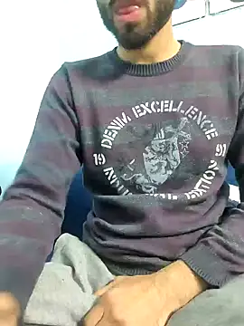 Snapshot of TOPMOON001 chatting on February 13, 11:50 am TOPMOON001 online show from February 13, 11:50 am