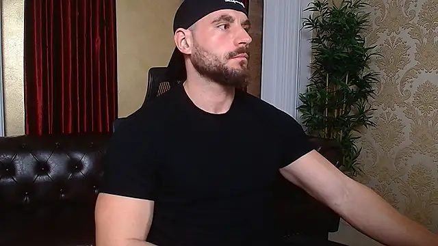 AdamJamesonn online show from March 13, 5:43 am