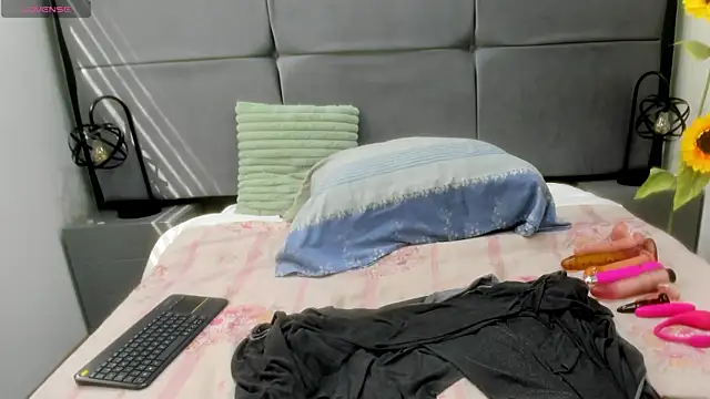 VickyBoobss online show from September 17, 7:59 pm