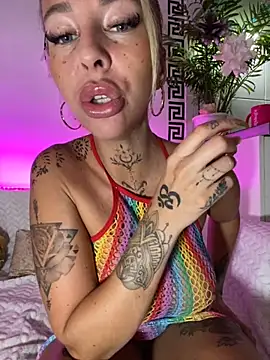 CheekyChels online show from September 23, 9:45 am