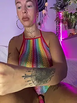 CheekyChels online show from October 19, 8:59 am