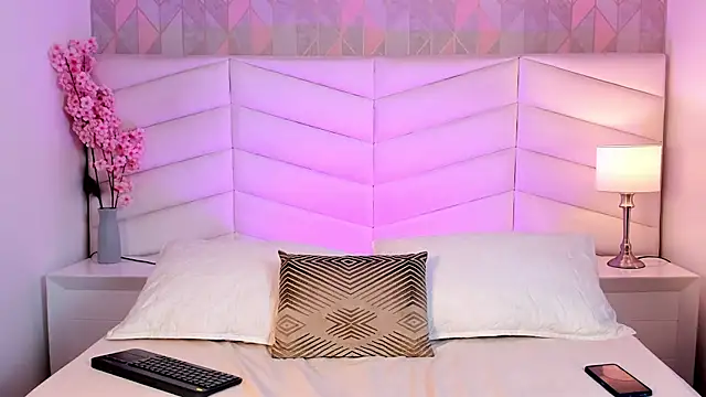 chelsea bolton  online show from January 21, 1:43 pm