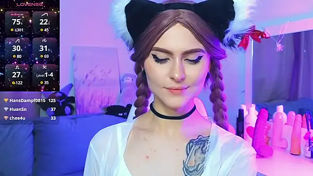 Emily  Mooree online show from January 24, 10:43 am