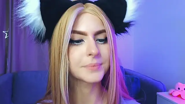 Emily  Mooree online show from February 10, 7:15 am