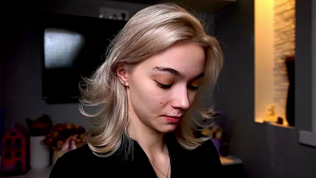 ileanacampbe online show from January 17, 4:39 am