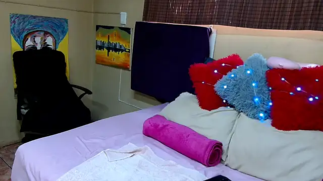 PEBBLES365 online show from October 30, 7:21 am