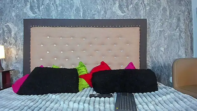 Snapshot of StefanyRousse chatting on February 22, 7:25 pm StefanyRousse online show from February 22, 7:25 pm