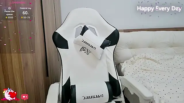 Snapshot of SlewVirus chatting on September 11, 6:30 pm SlewVirus online show from September 11, 6:30 pm