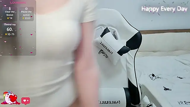 Snapshot of SlewVirus chatting on October 9, 6:06 pm SlewVirus online show from October 9, 6:06 pm