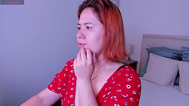 zoes milee online show from February 7, 11:12 am