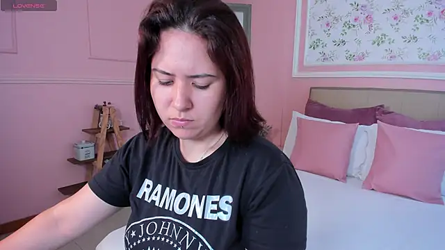 zoes milee online show from March 3, 11:44 am