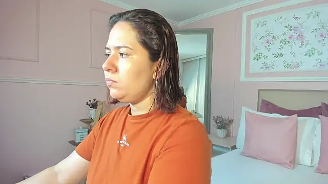 zoes milee online show from March 17, 11:10 am