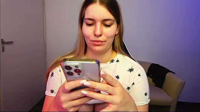 ShyHotNerd online show from October 12, 12:20 am