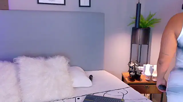 AlynAllen online show from November 10, 7:24 pm