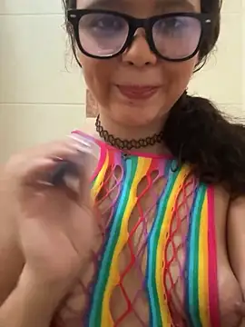 Snapshot of Sophie_Heart chatting on January 26, 6:48 pm Sophie Heart online show from January 26, 6:48 pm