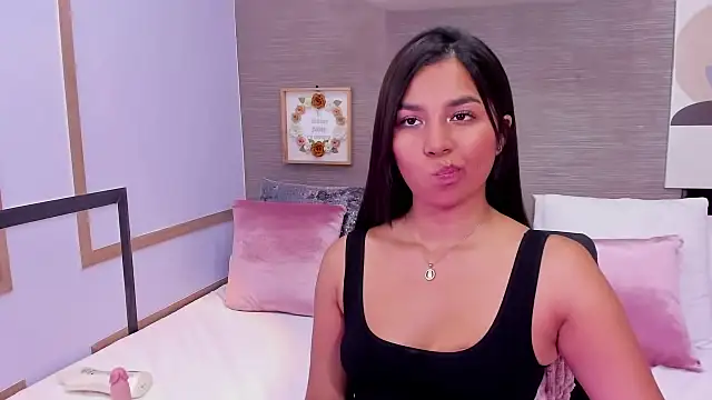 CharlotteGraay online show from February 13, 7:56 am