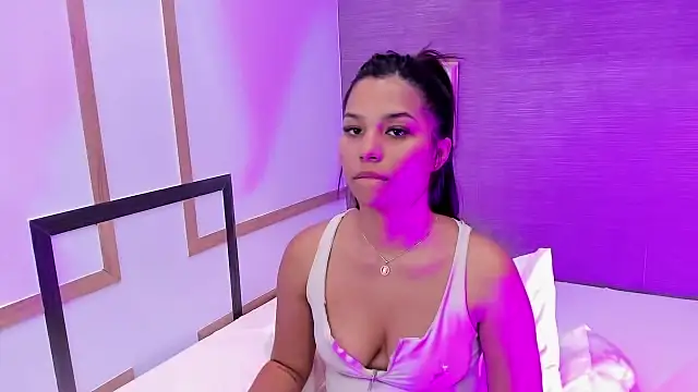 CharlotteGraay online show from March 23, 1:53 am