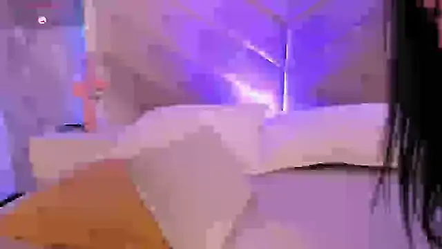 Snapshot of Sara__collins__ chatting on February 8, 1:01 pm Sara collins online show from February 8, 1:01 pm