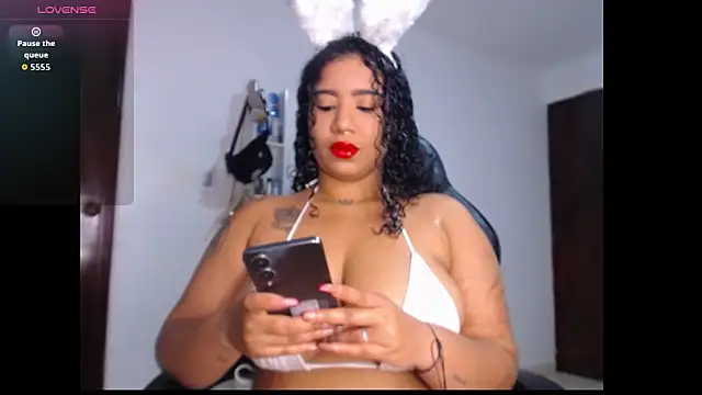 leslycarsson online show from October 12, 2:10 am