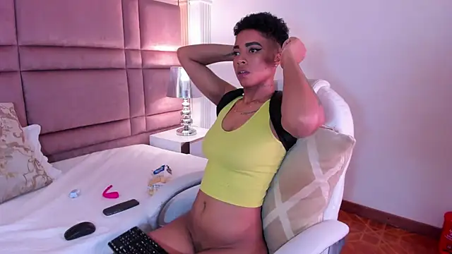 LuciaWallace online show from March 14, 12:54 am