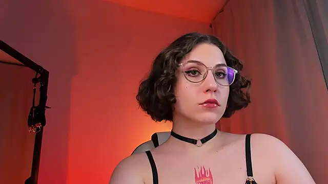 Eva Moss  online show from February 27, 9:14 pm