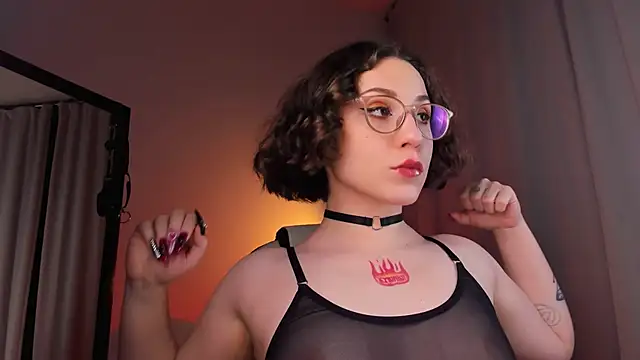 Eva Moss  online show from March 3, 9:26 pm