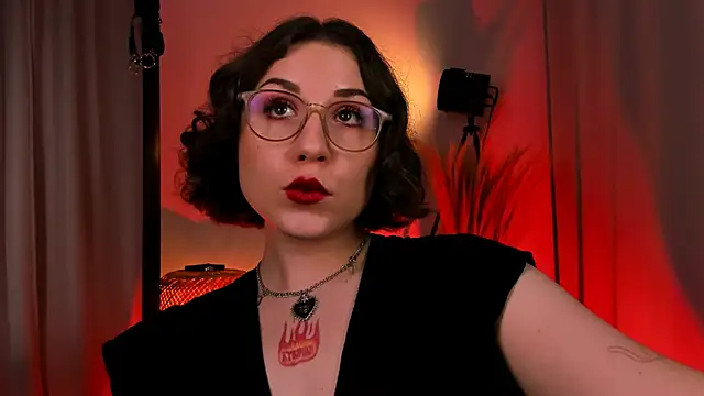 Eva Moss  online show from March 12, 12:53 am