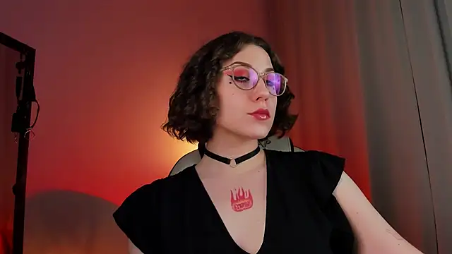 Eva Moss  online show from March 15, 9:49 pm