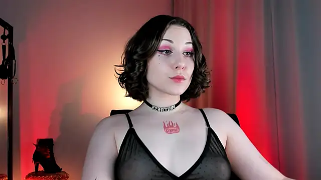 Eva Moss  online show from October 15, 2:39 pm