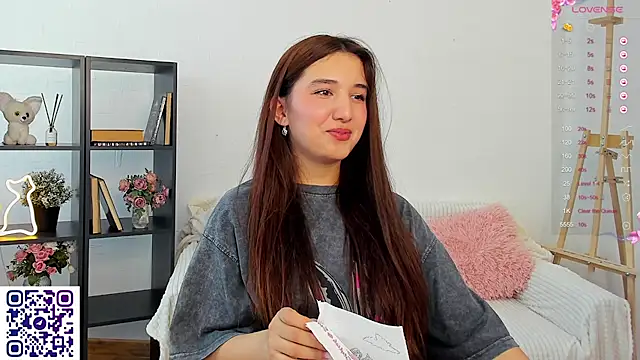 Snapshot of anna_elfi chatting on February 23, 5:56 am anna elfi online show from February 23, 5:56 am