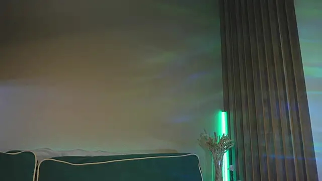 milasmiu online show from February 12, 9:11 pm