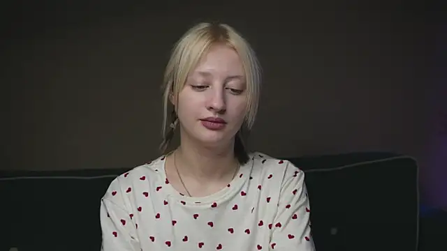 milasmiu online show from March 9, 5:28 pm