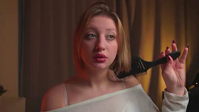 milasmiu online show from November 29, 4:04 am