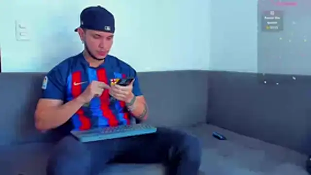 austinoficial online show from October 13, 8:42 pm