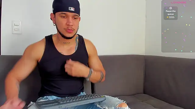 austinoficial online show from October 30, 8:20 pm