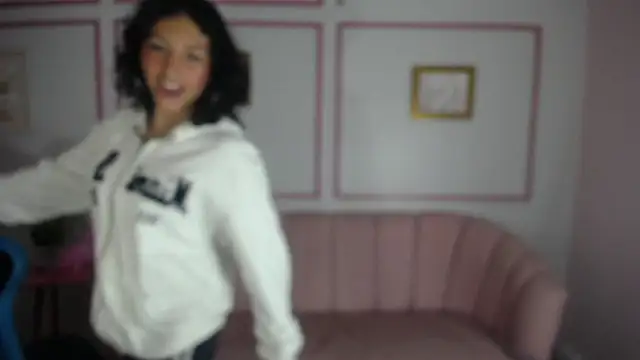 zoe ch  online show from March 19, 9:37 pm