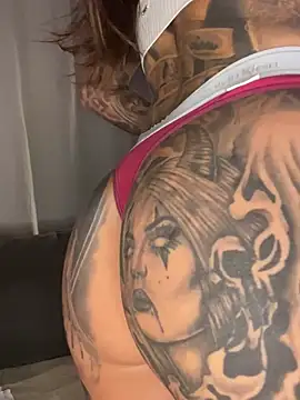 Snapshot of Black_sweet_Rose chatting on March 15, 9:05 pm Black sweet Rose online show from March 15, 9:05 pm