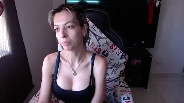 Princezzlove3 online show from January 13, 6:27 pm