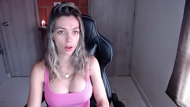 Princezzlove3 online show from January 31, 2:17 pm