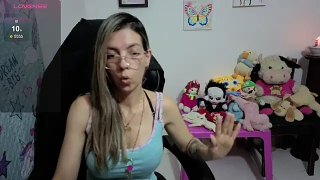 Princezzlove3 online show from September 17, 11:39 pm