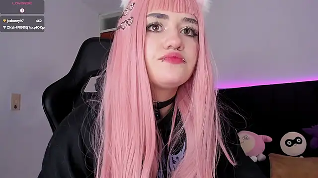 raven  white1 online show from February 20, 2:18 am