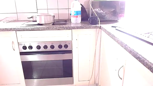 omalicha98 online show from October 17, 6:38 am