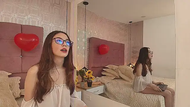 victoriapalmerfg online show from February 18, 2:27 am