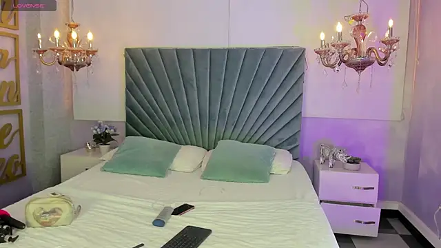 Aitana Hilton  online show from September 12, 11:32 am